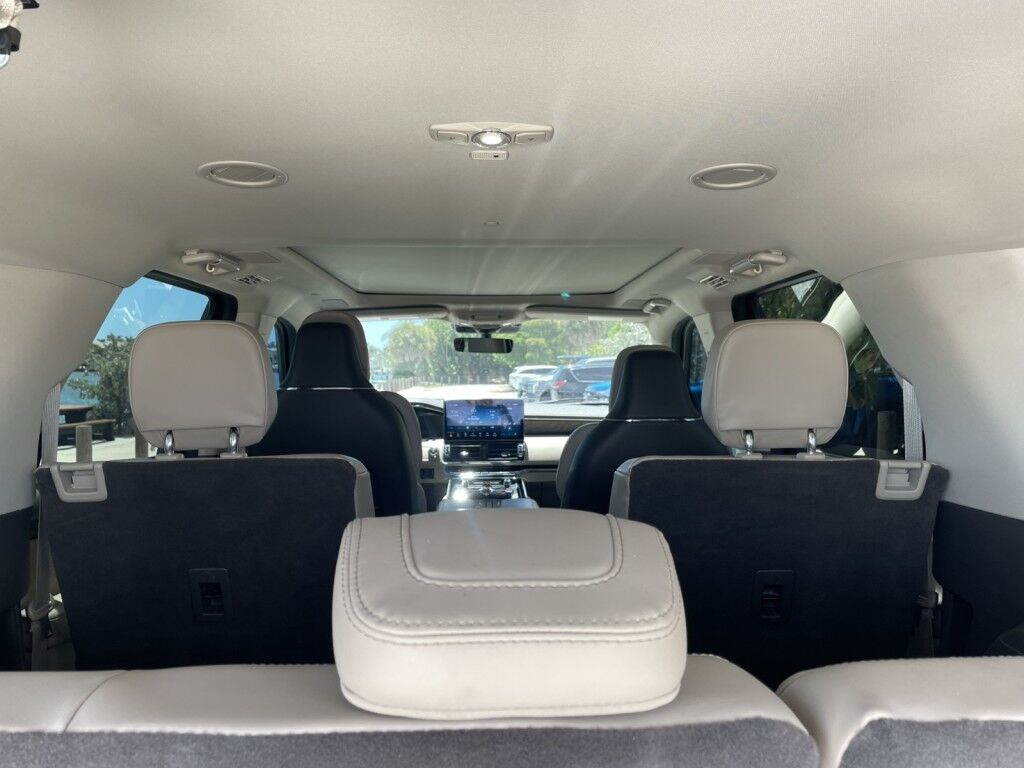 2022 Lincoln Navigator L RESERVE~REAR CAPTAIN MASSAGING SEATS~HEADS UP DISPLAY~ACTIVE PAR Sarasota FL