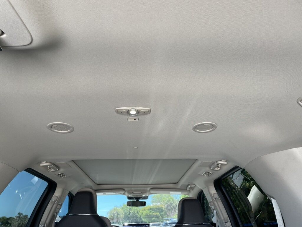 2022 Lincoln Navigator L RESERVE~REAR CAPTAIN MASSAGING SEATS~HEADS UP DISPLAY~ACTIVE PAR Sarasota FL