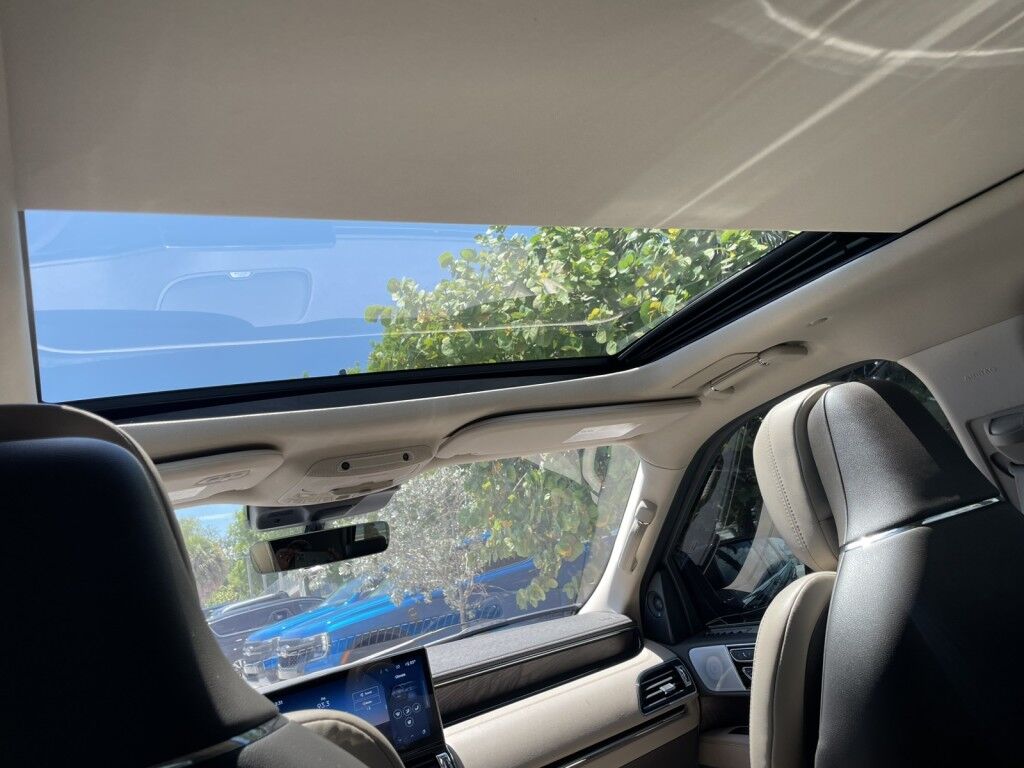 2022 Lincoln Navigator L RESERVE~REAR CAPTAIN MASSAGING SEATS~HEADS UP DISPLAY~ACTIVE PAR Sarasota FL