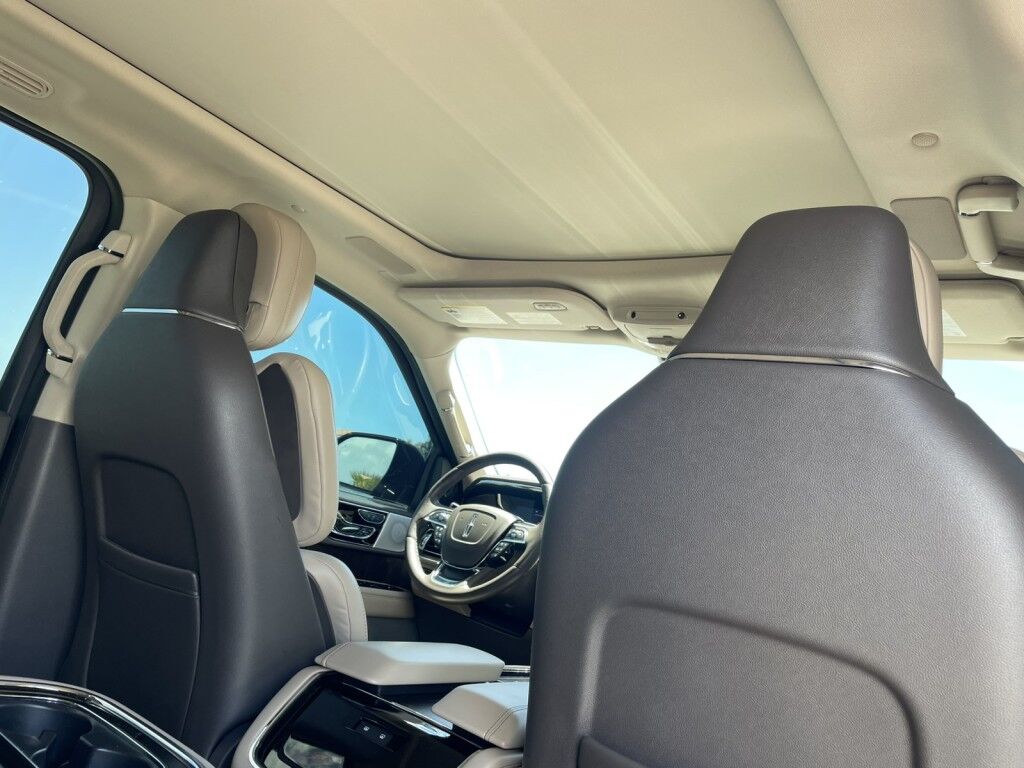 2022 Lincoln Navigator L RESERVE~REAR CAPTAIN MASSAGING SEATS~HEADS UP DISPLAY~ACTIVE PAR Sarasota FL