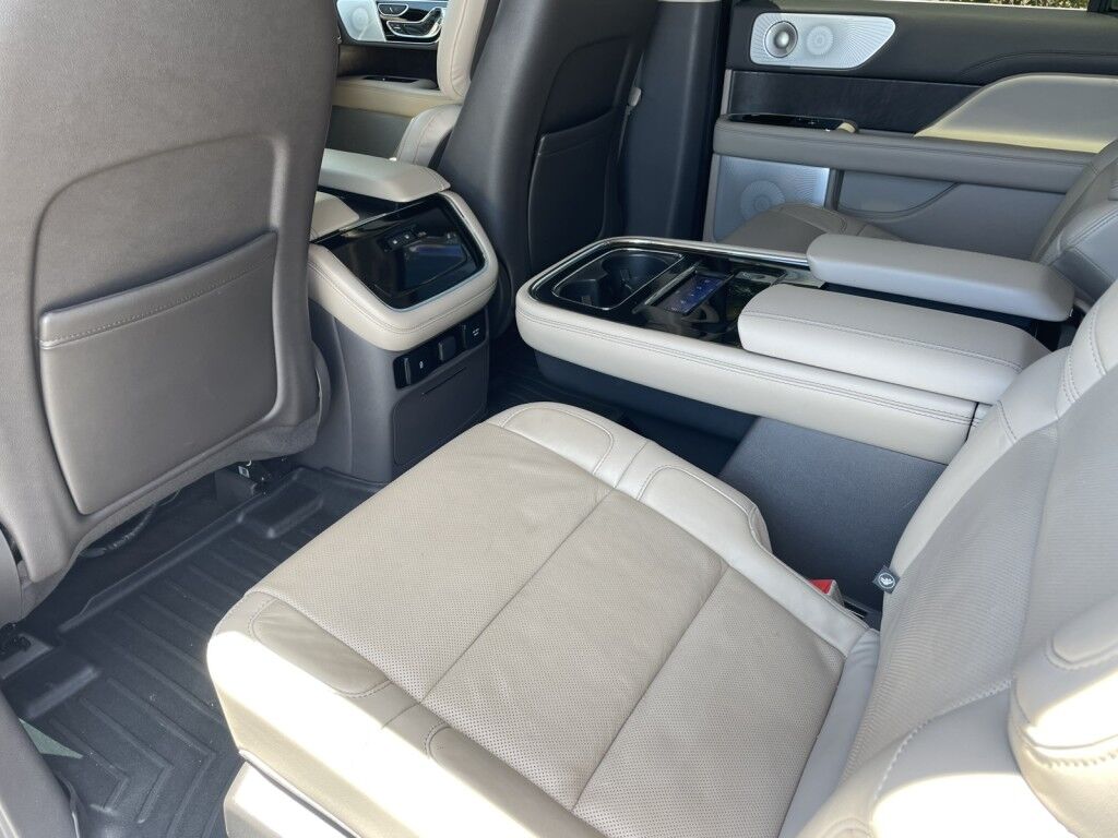 2022 Lincoln Navigator L RESERVE~REAR CAPTAIN MASSAGING SEATS~HEADS UP DISPLAY~ACTIVE PAR Sarasota FL