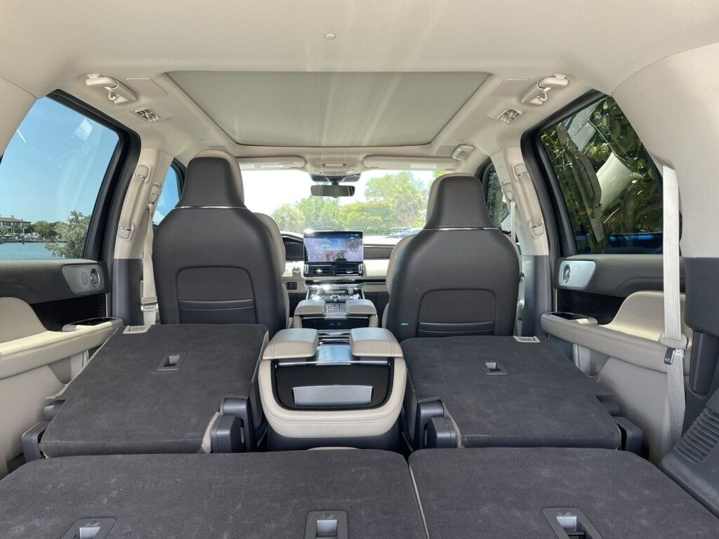 2022 Lincoln Navigator L RESERVE~REAR CAPTAIN MASSAGING SEATS~HEADS UP DISPLAY~ACTIVE PAR Sarasota FL