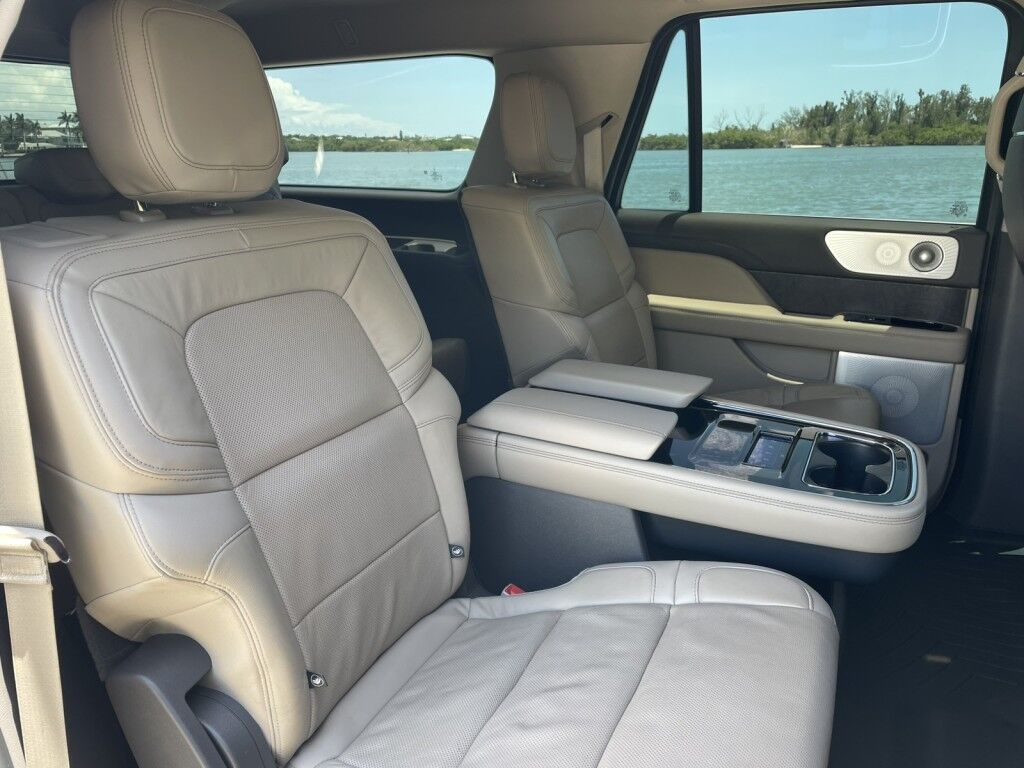2022 Lincoln Navigator L RESERVE~REAR CAPTAIN MASSAGING SEATS~HEADS UP DISPLAY~ACTIVE PAR Sarasota FL