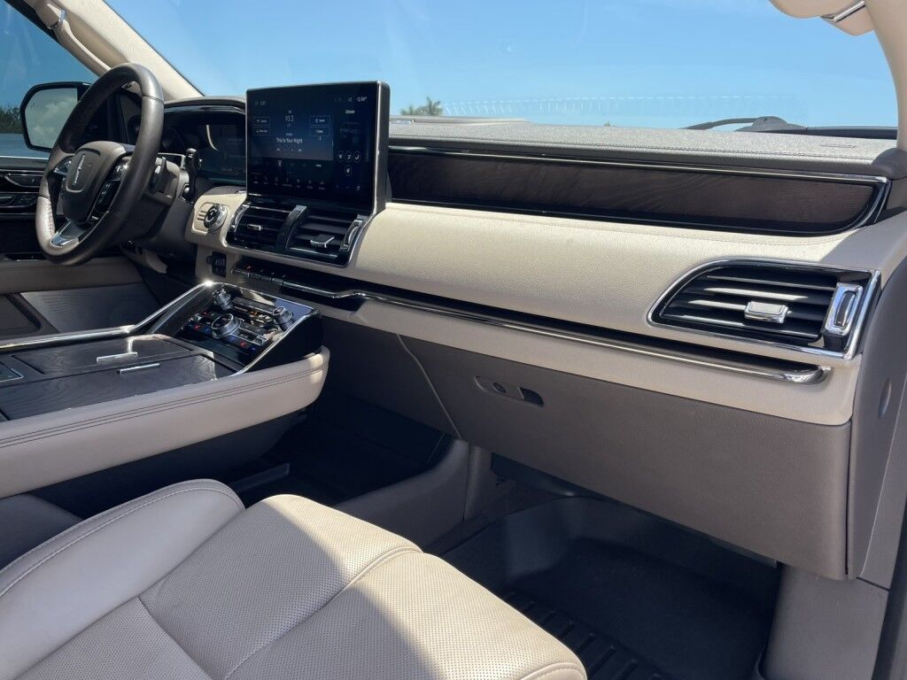 2022 Lincoln Navigator L RESERVE~REAR CAPTAIN MASSAGING SEATS~HEADS UP DISPLAY~ACTIVE PAR Sarasota FL