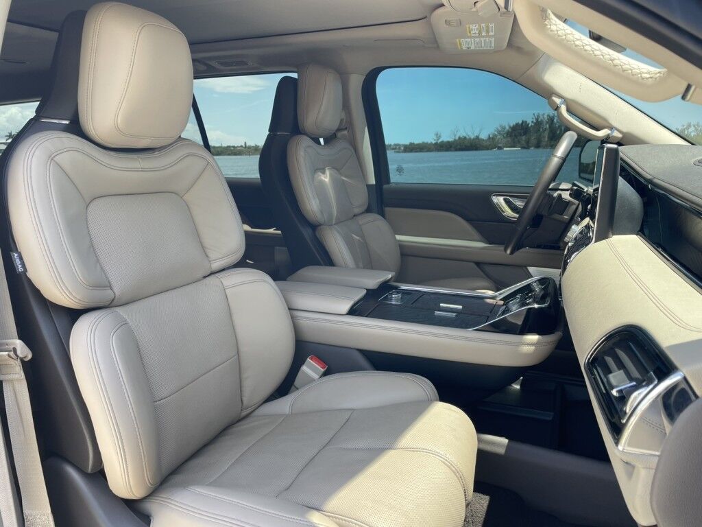 2022 Lincoln Navigator L RESERVE~REAR CAPTAIN MASSAGING SEATS~HEADS UP DISPLAY~ACTIVE PAR Sarasota FL