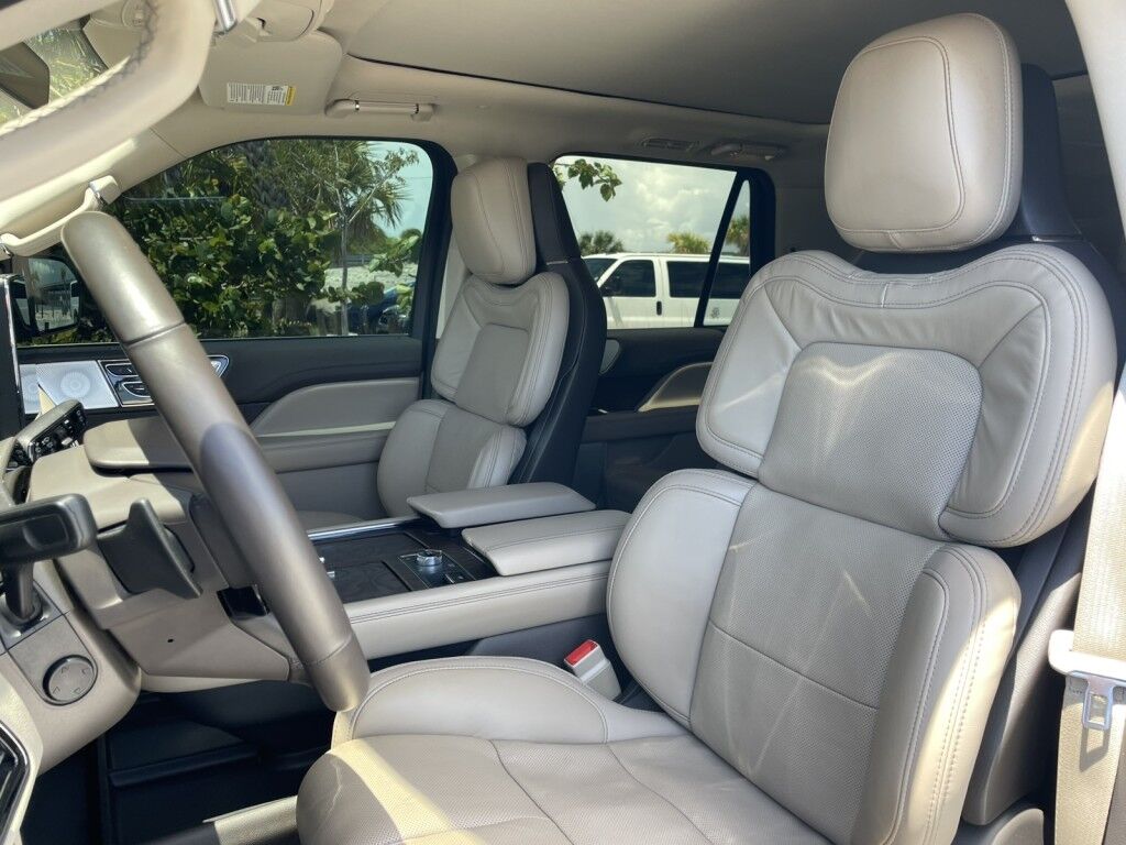 2022 Lincoln Navigator L RESERVE~REAR CAPTAIN MASSAGING SEATS~HEADS UP DISPLAY~ACTIVE PAR Sarasota FL