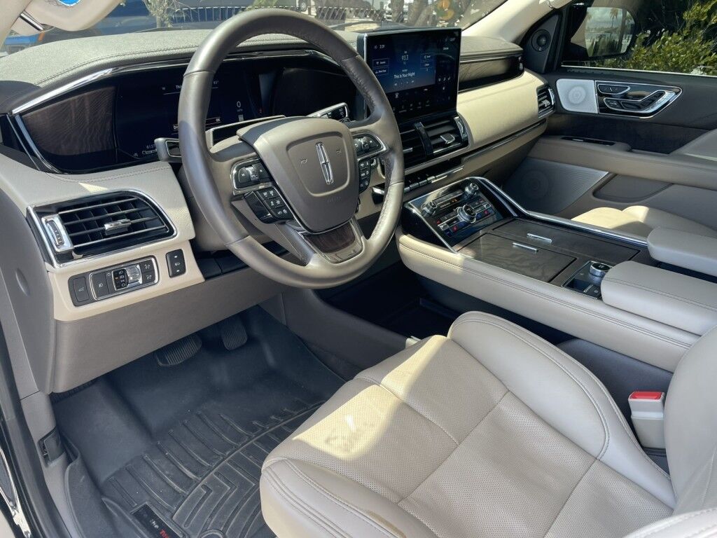 2022 Lincoln Navigator L RESERVE~REAR CAPTAIN MASSAGING SEATS~HEADS UP DISPLAY~ACTIVE PAR Sarasota FL