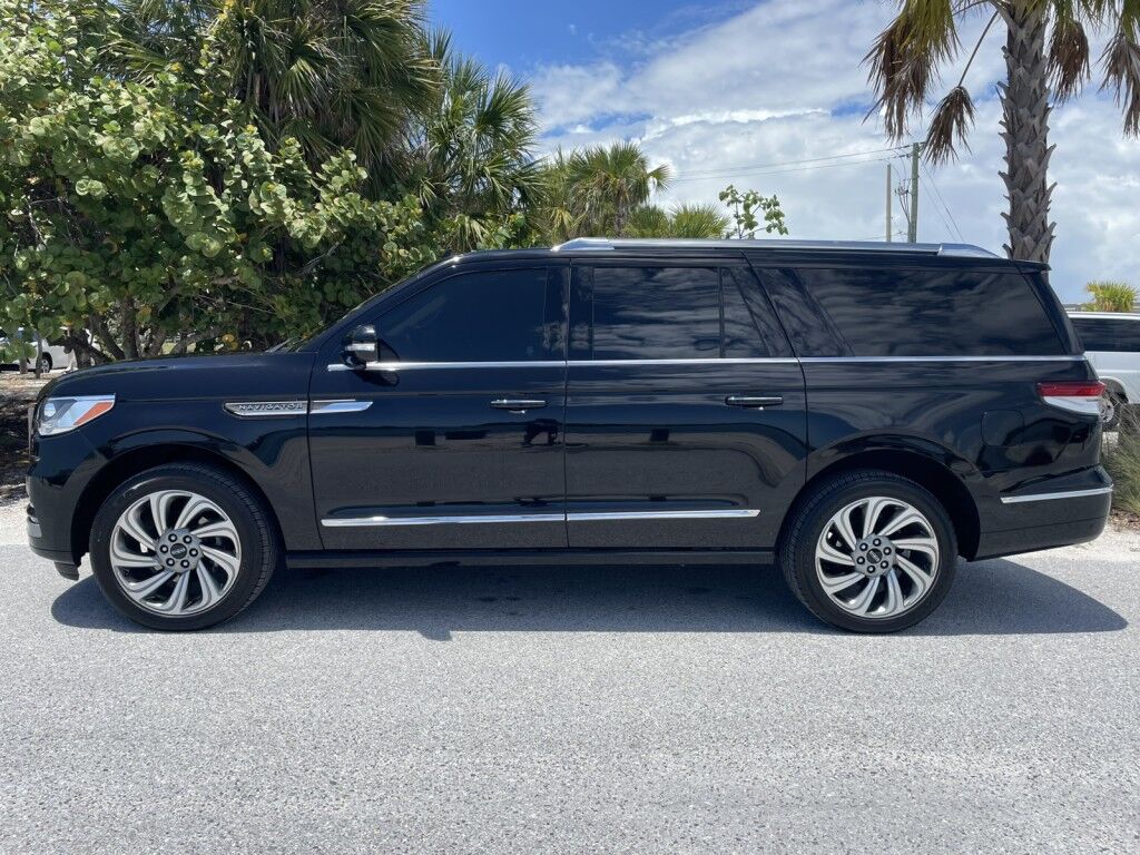 2022 Lincoln Navigator L RESERVE~REAR CAPTAIN MASSAGING SEATS~HEADS UP DISPLAY~ACTIVE PAR Sarasota FL