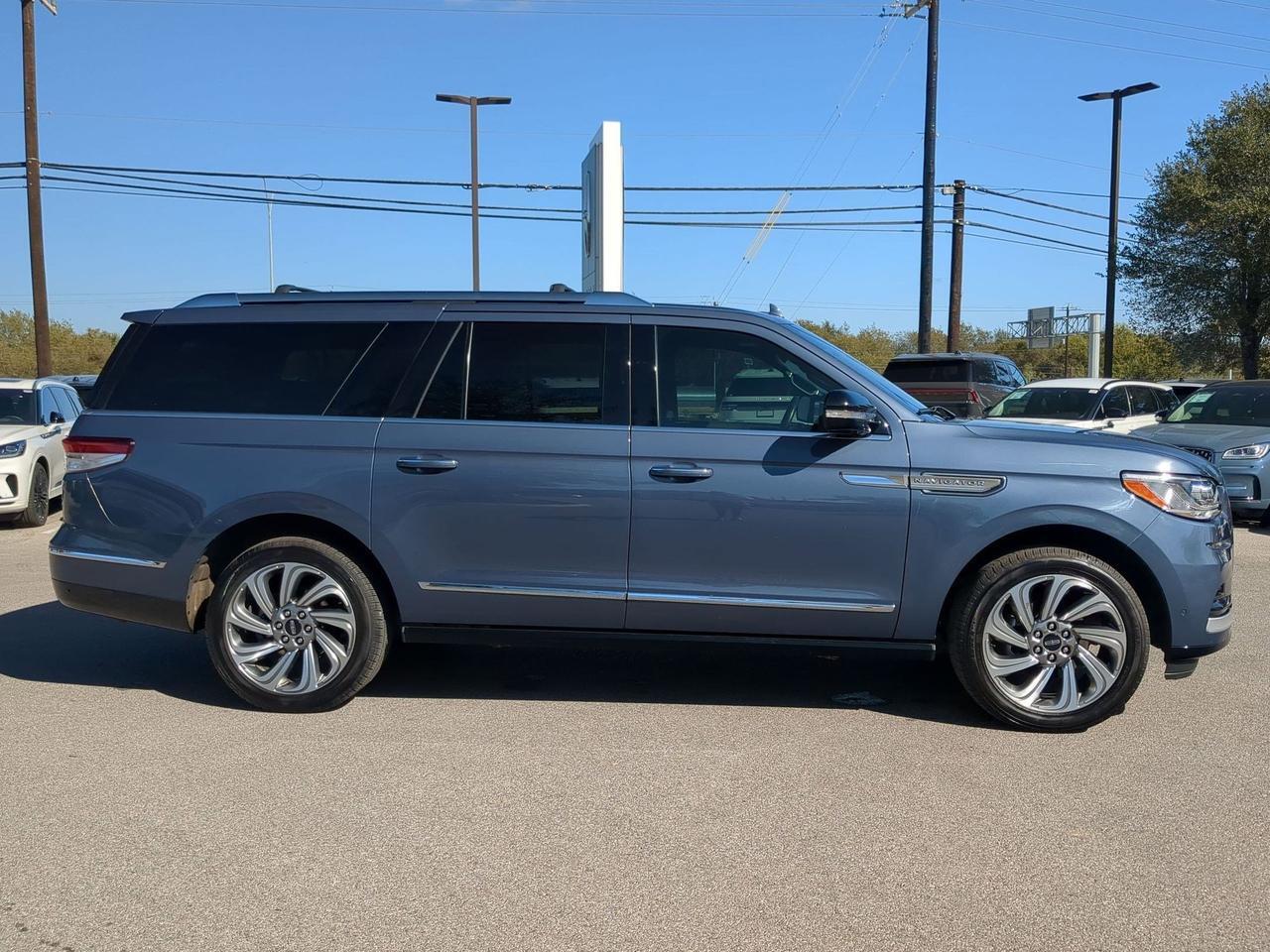 2022 Lincoln Navigator L Reserve