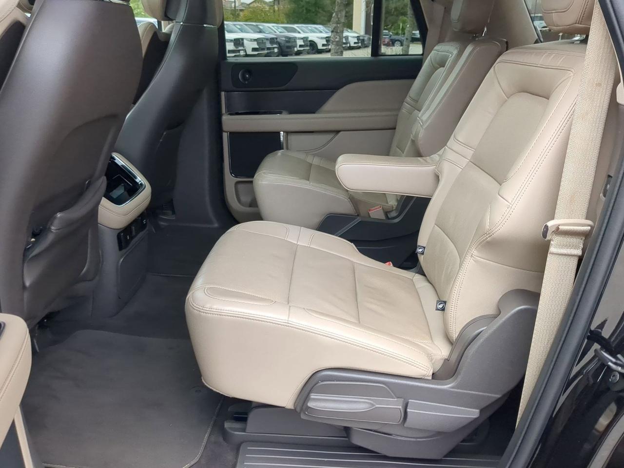 2022 Lincoln Navigator L Reserve