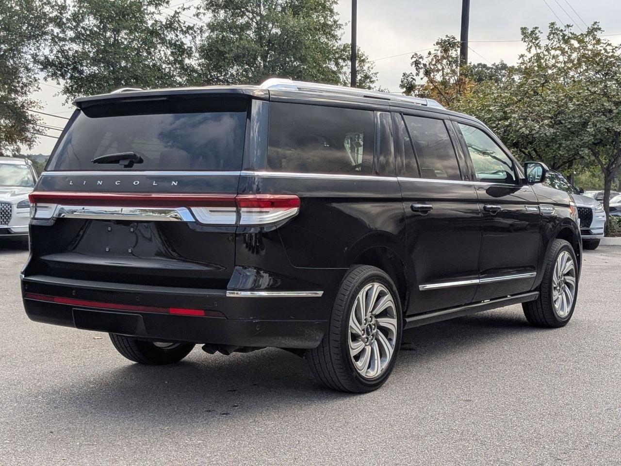 2022 Lincoln Navigator L Reserve