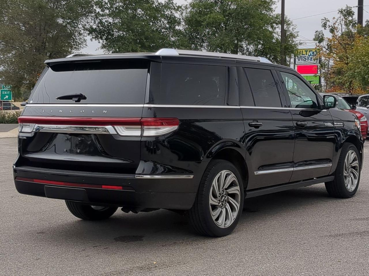 2022 Lincoln Navigator L Reserve
