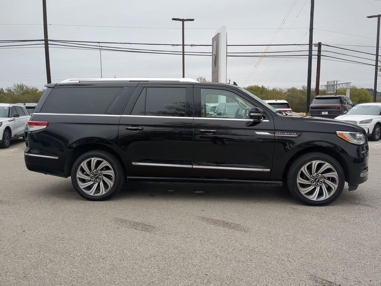 2022 Lincoln Navigator L Reserve