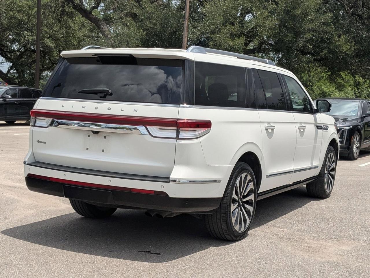 2022 Lincoln Navigator L Reserve