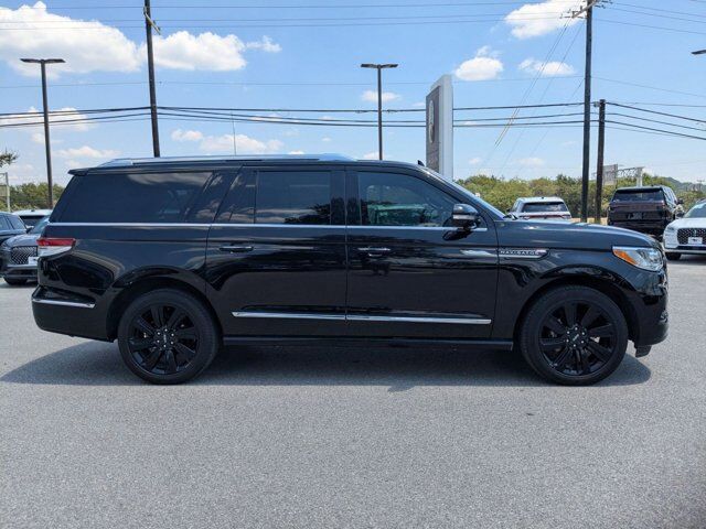 2022 Lincoln Navigator L Reserve