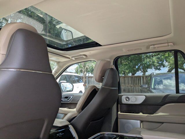 2022 Lincoln Navigator L Reserve