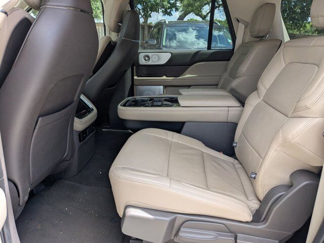 2022 Lincoln Navigator L Reserve