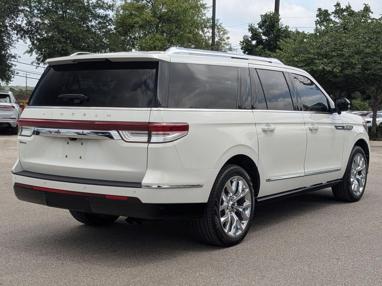 2022 Lincoln Navigator L Reserve
