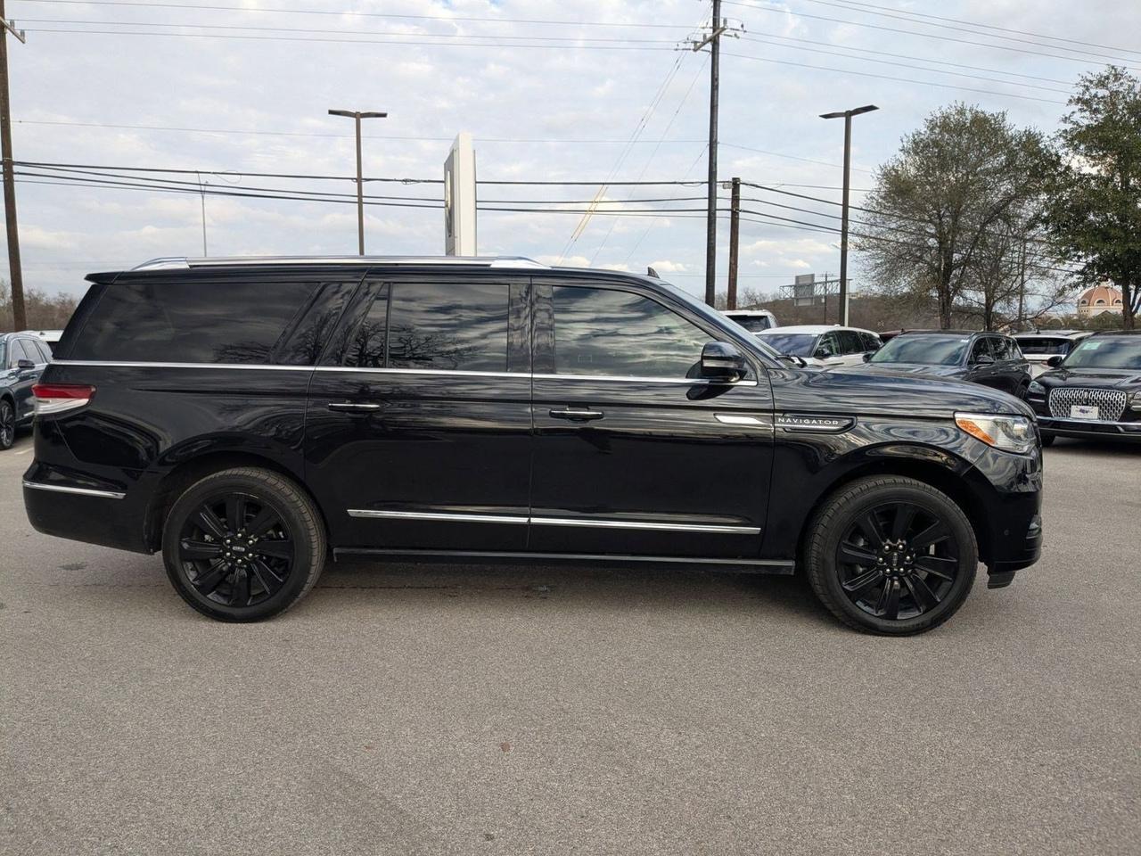 2022 Lincoln Navigator L Reserve