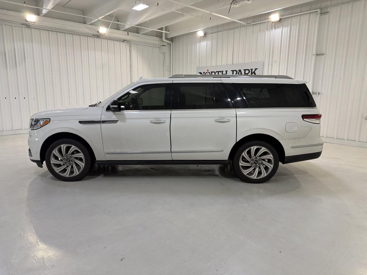2022 Lincoln Navigator L Reserve