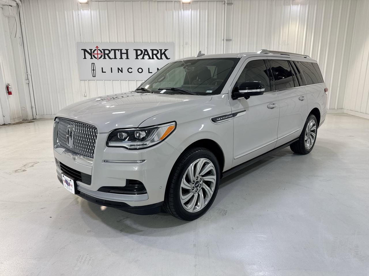 2022 Lincoln Navigator L Reserve