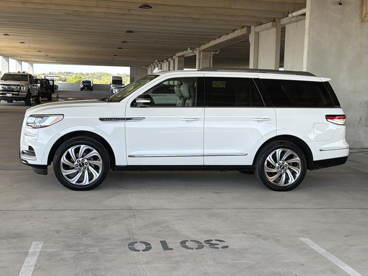 2022 Lincoln Navigator