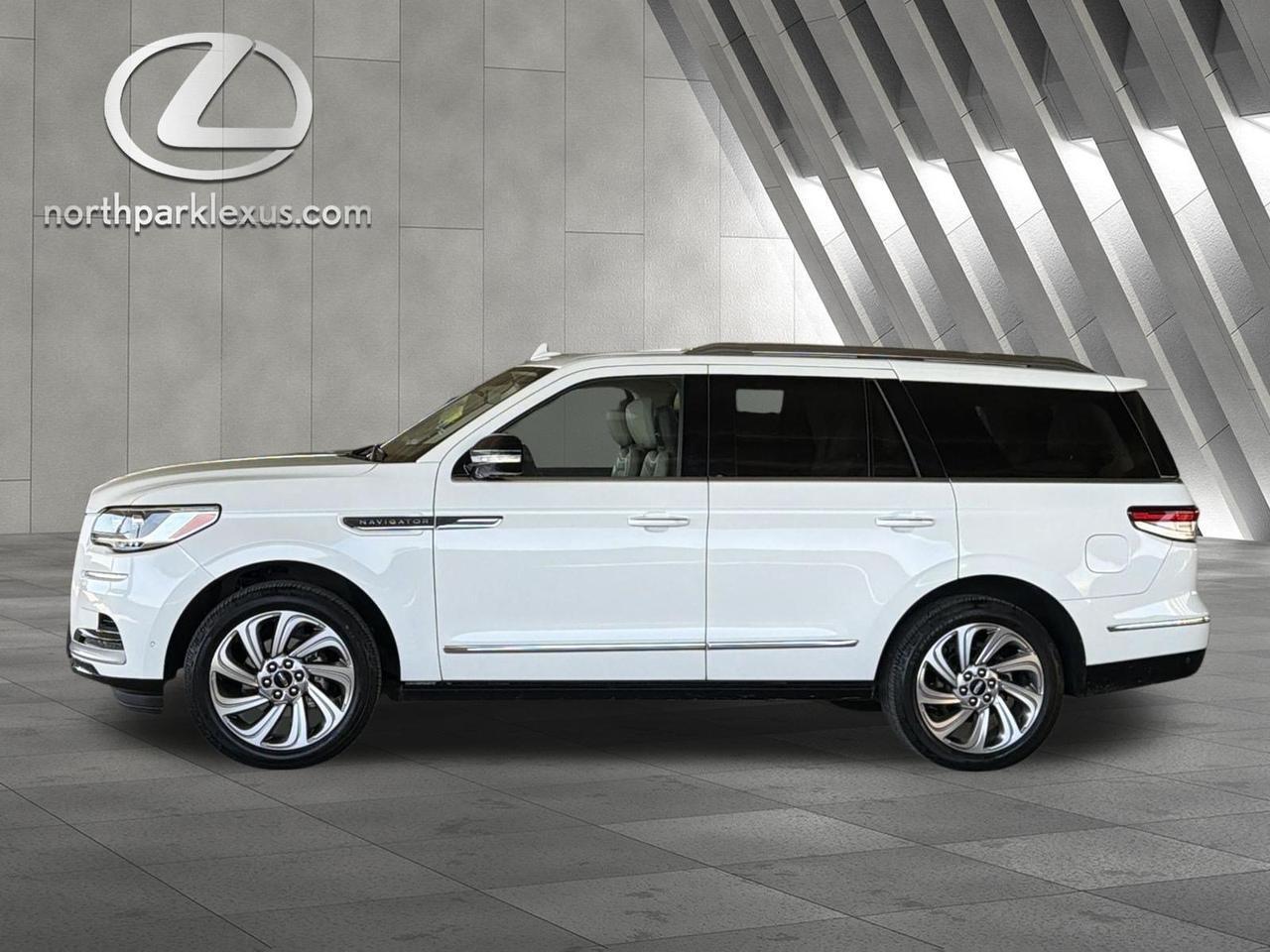 2022 Lincoln Navigator