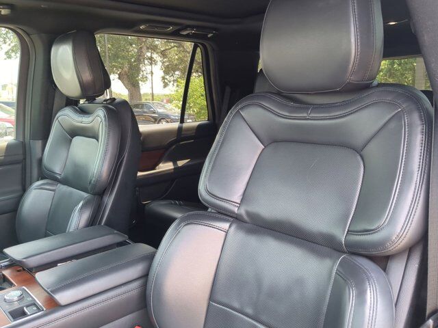 2022 Lincoln Navigator Standard