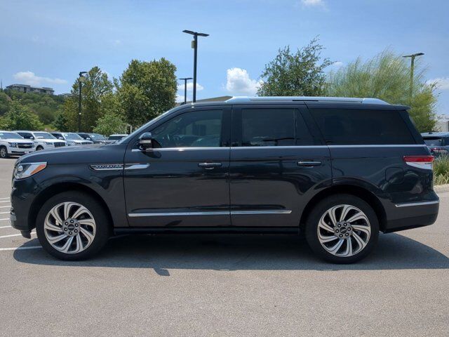 2022 Lincoln Navigator Standard