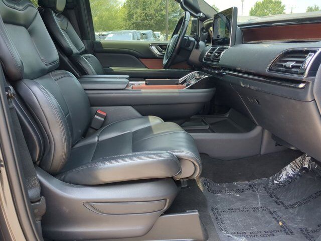 2022 Lincoln Navigator Standard