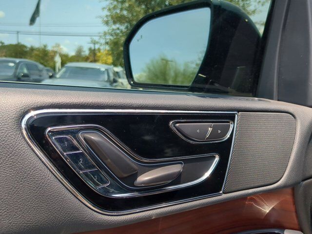 2022 Lincoln Navigator Standard