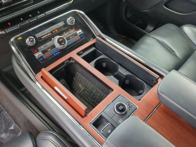 2022 Lincoln Navigator Standard