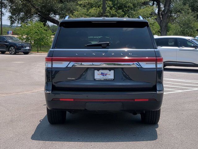 2022 Lincoln Navigator Standard
