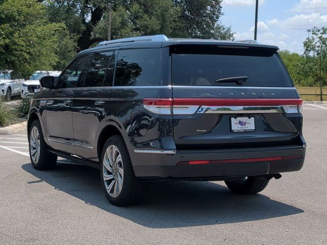 2022 Lincoln Navigator Standard