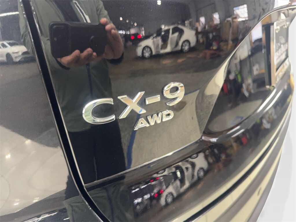 2022 Mazda CX-9 Touring photo 18