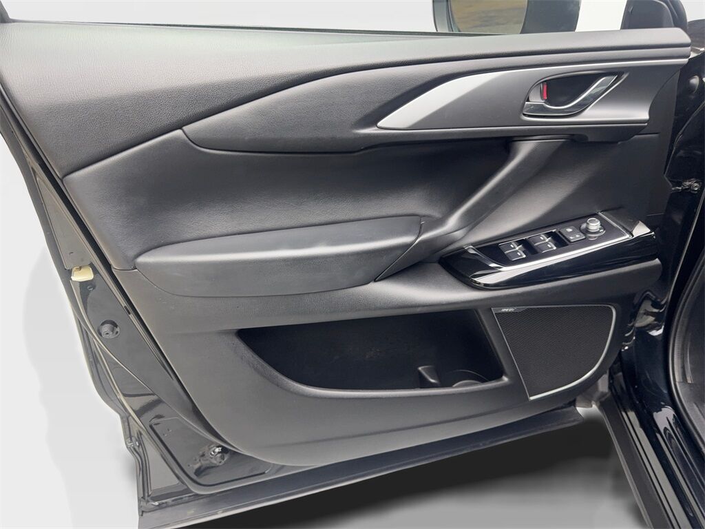 2022 Mazda CX-9 Touring photo 23