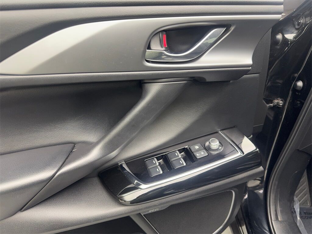 2022 Mazda CX-9 Touring photo 24