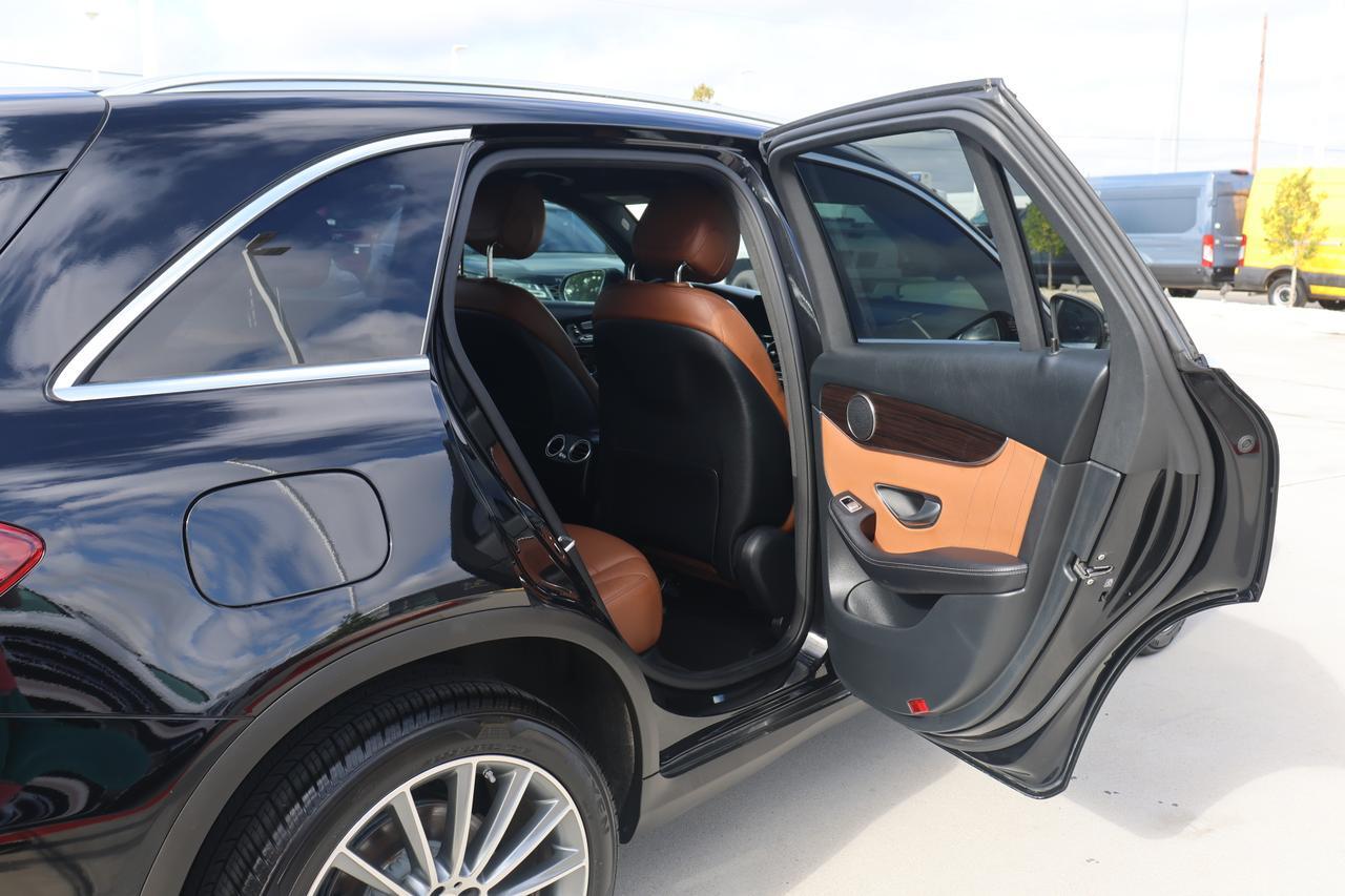 2022 MERCEDES-BENZ GLC 300 Houston TX