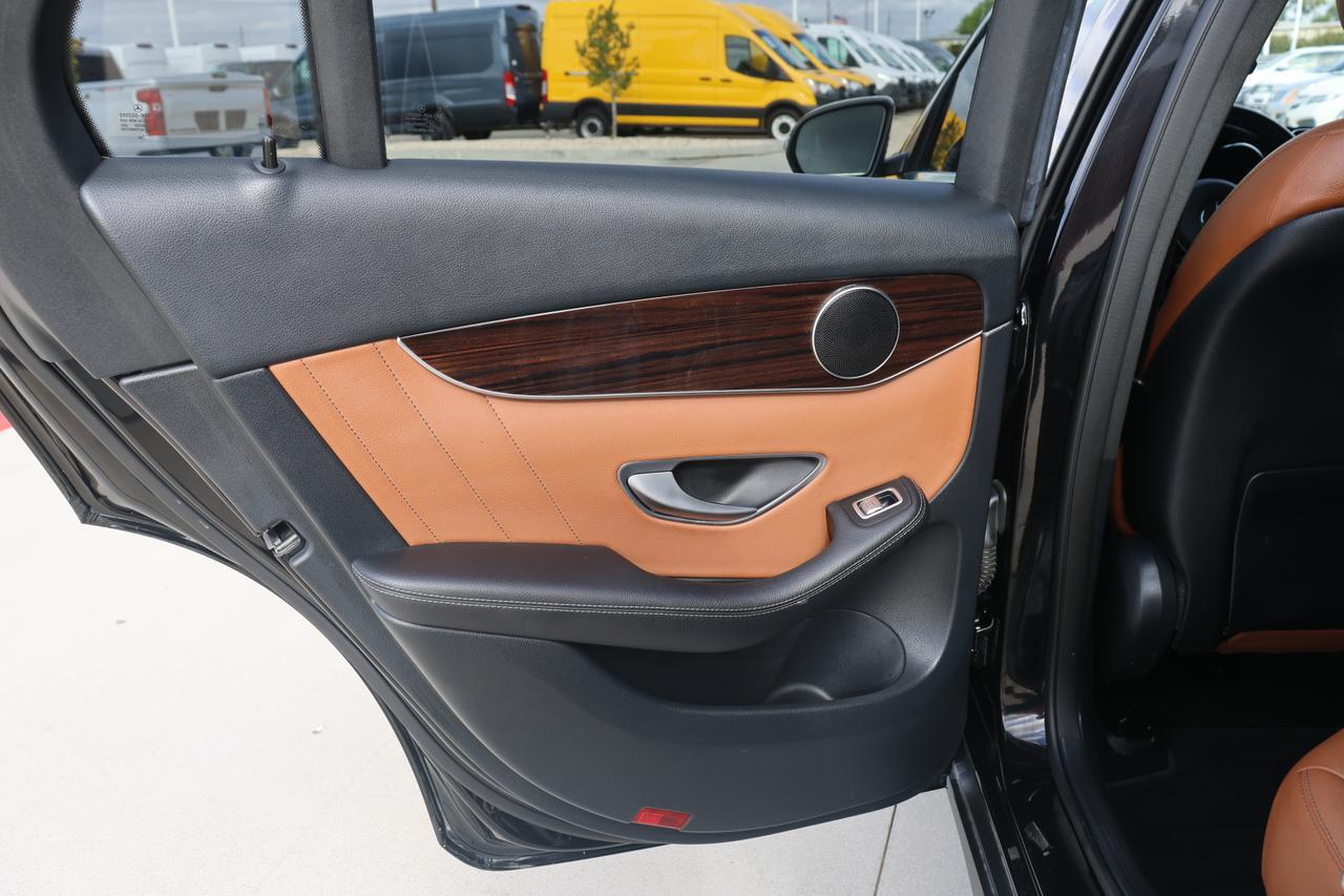 2022 MERCEDES-BENZ GLC 300 Houston TX