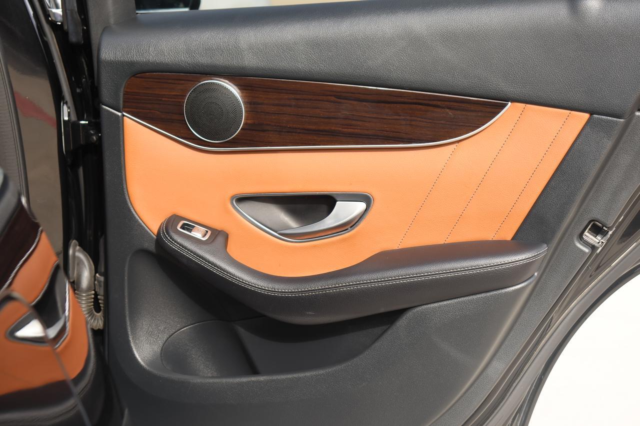 2022 MERCEDES-BENZ GLC 300 Houston TX