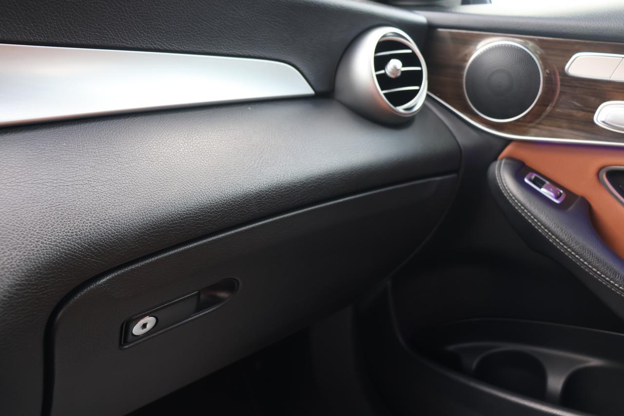 2022 MERCEDES-BENZ GLC 300 Houston TX