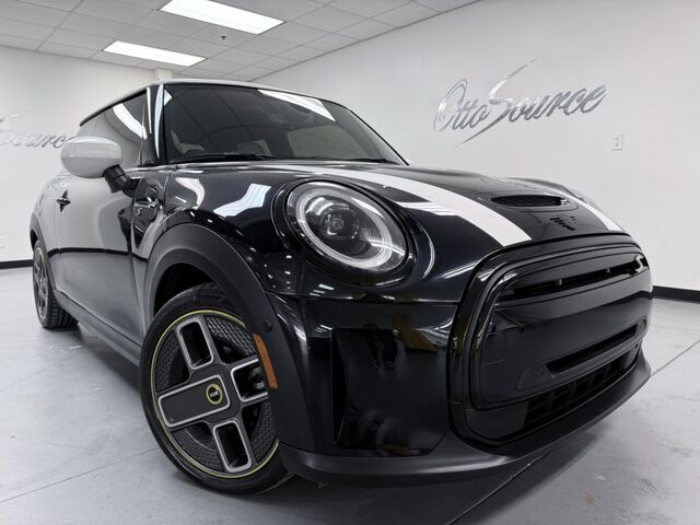 2022 MINI Hardtop 2 Door SE's photo
