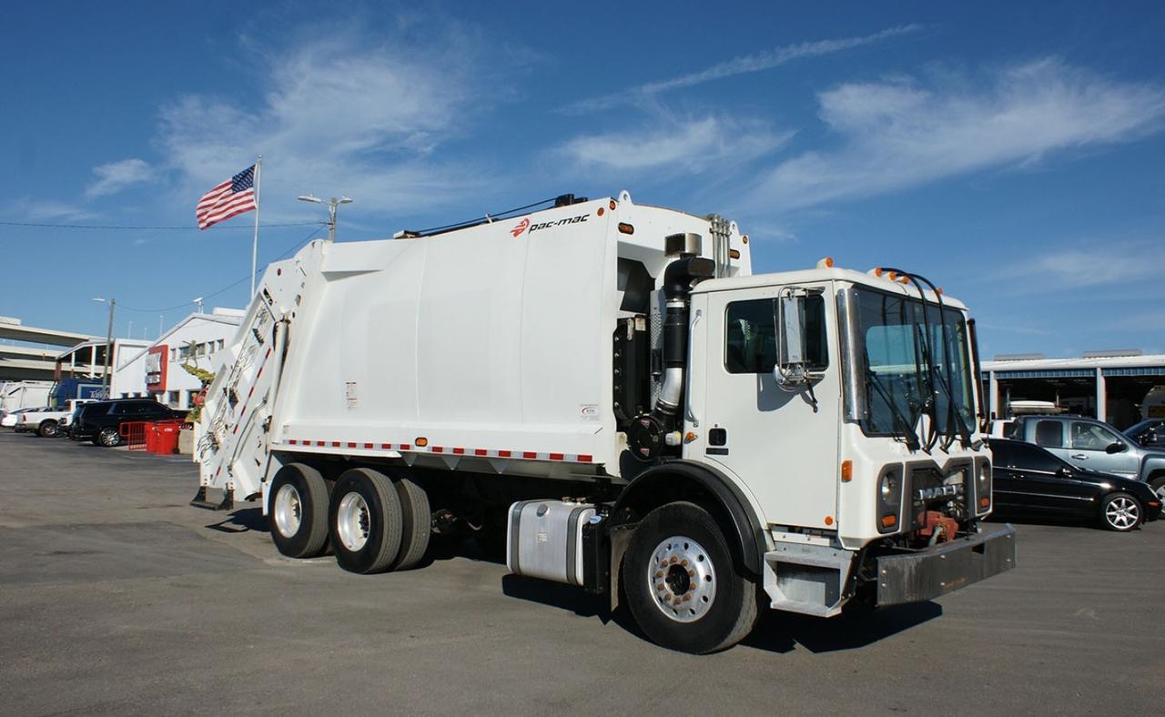 2022 Mack TE64 25 Yard Pac Mac Rear Loader Garbage