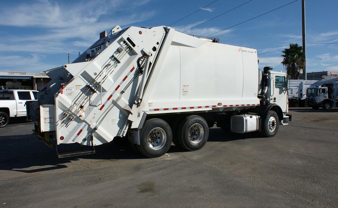 2022 Mack TE64 25 Yard Pac Mac Rear Loader Garbage Tampa FL