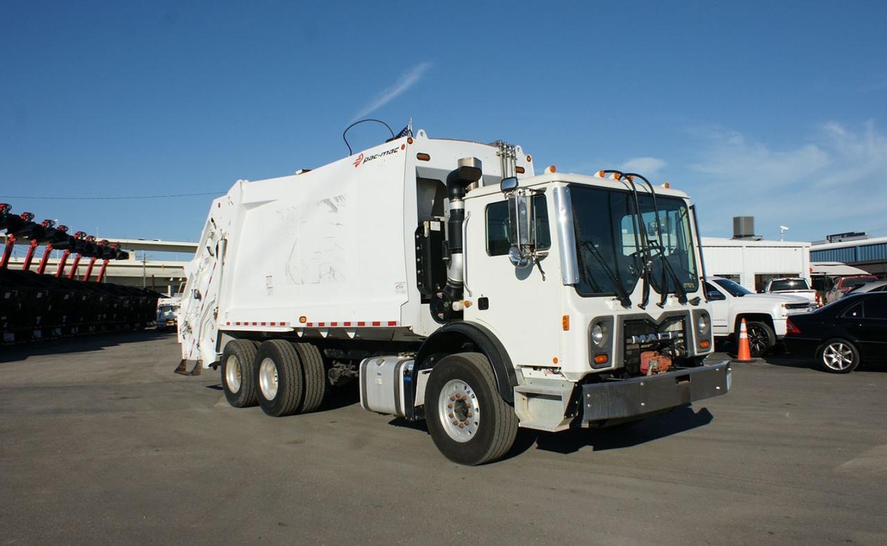 2022 Mack TE64 25 Yard pac Mac Rear Loader Garbage Truck