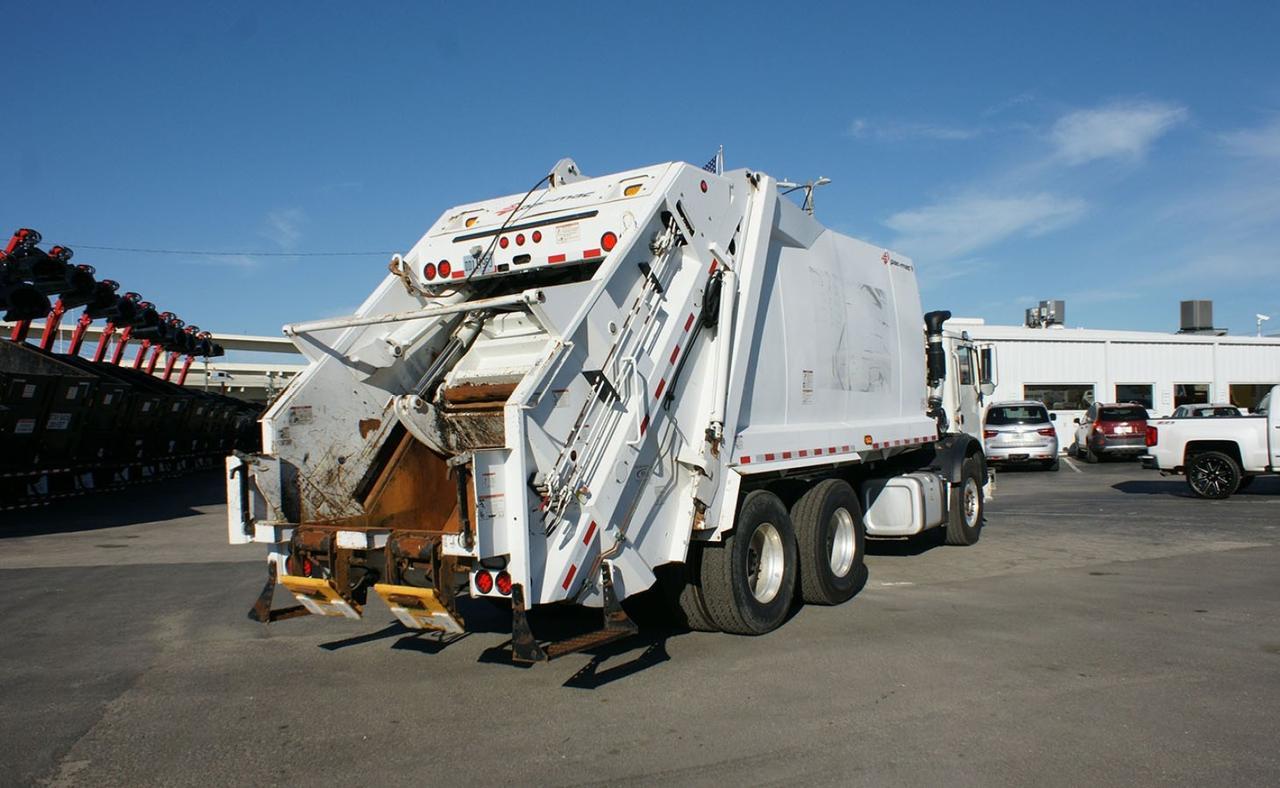 2022 Mack TE64 25 Yard pac Mac Rear Loader Garbage Truck Tampa FL