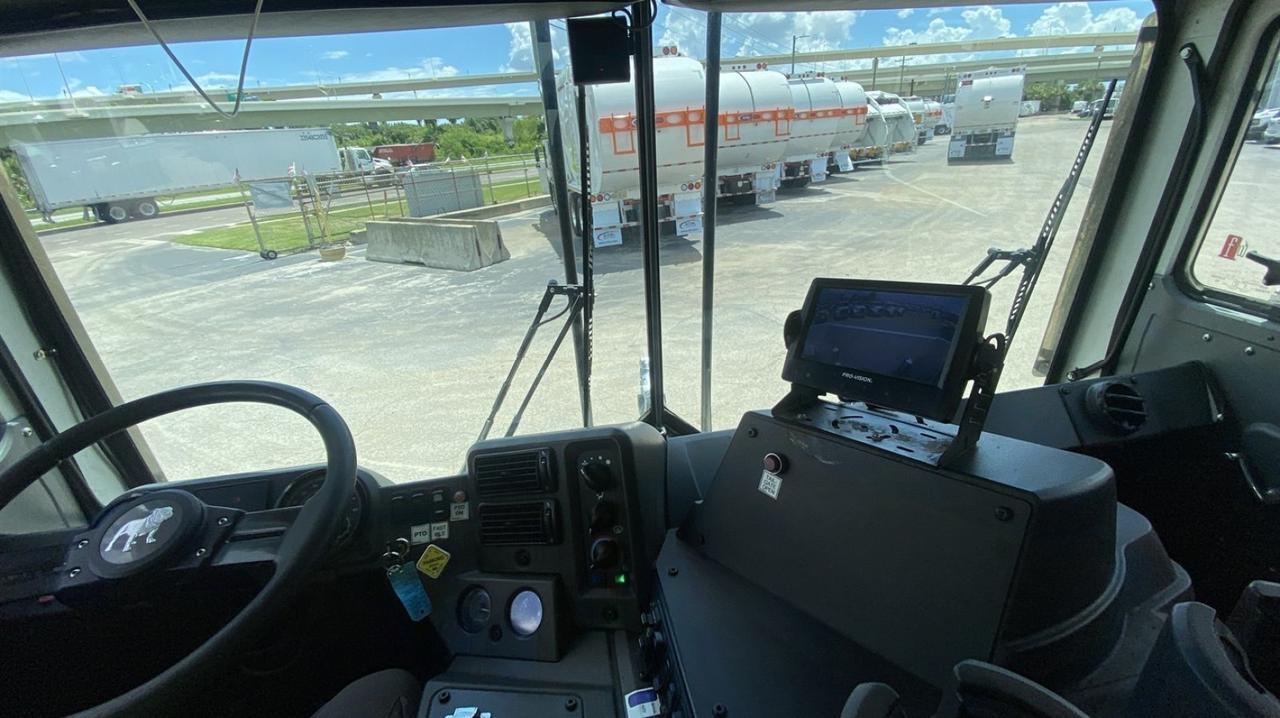 2022 Mack TE64 25 yard Pac-Mac Rear Loader Garbage Truck Tampa FL