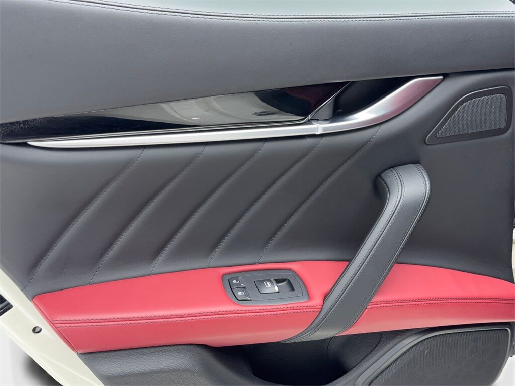 2022 Maserati Ghibli Modena NAV,CAM,SUNROOF,HTD STS,BLIND SPOT,20&quot; WLS Plano TX