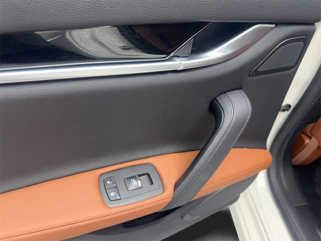 2022 Maserati Ghibli Modena NAV,CAM,SUNROOF,HTD STS,BLIND SPOT,20&quot; WLS Irving TX