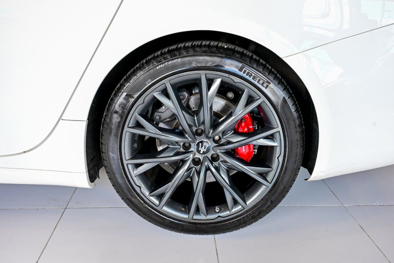 2022 Maserati Ghibli Modena Q4, 20'' Wheels, Cooled Seats, Nerissimo Pkg Springfield NJ